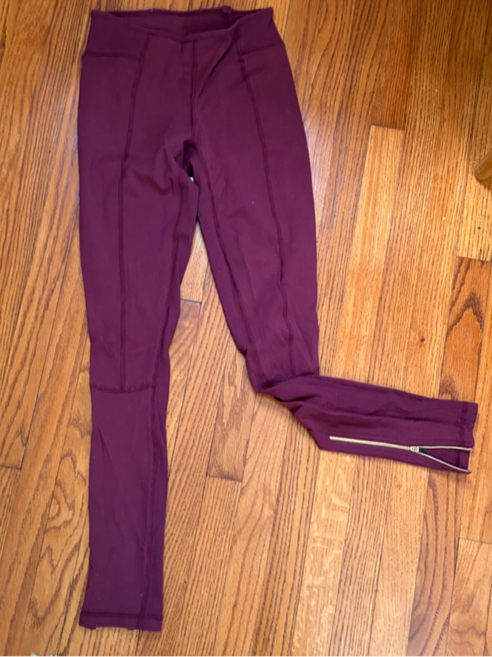 Karma Athletics Maroon Leggings with back ankle zip Size Small